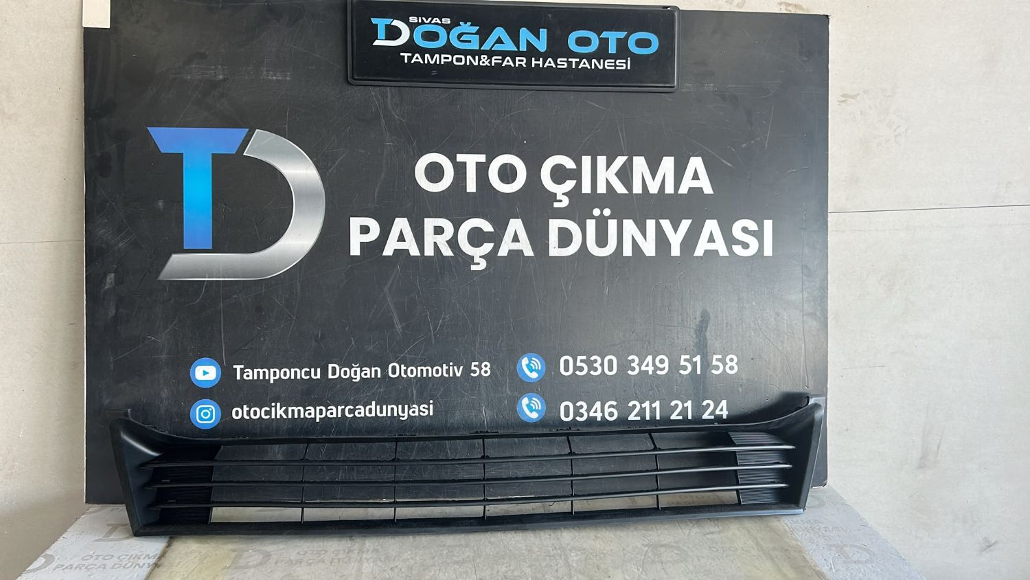 TOYOTA COROLLA �N TAMPON ORTA IZGARA 2013-2016  YEN� SIFIR
